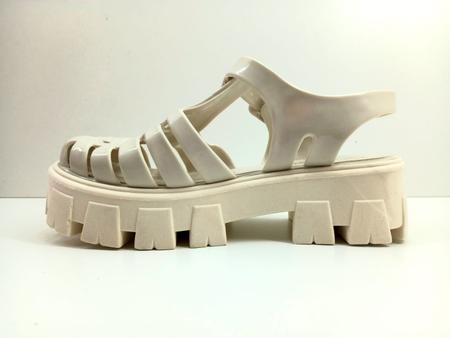 Sandália Tratorada Fechada Flat Confort Giovana Feminino Adulto Ref 1619 Imagem de Sandália Tratorada Fechada Flat Confort Giovana Feminino Adulto Ref 1619