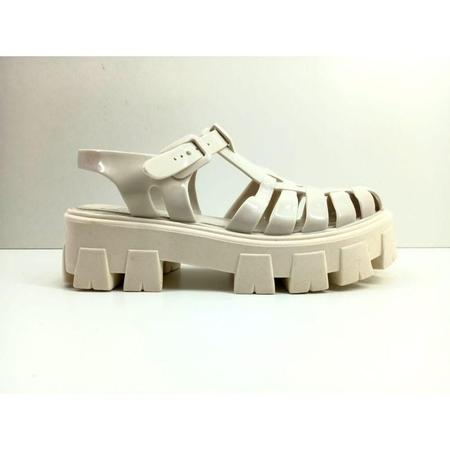 Sandália Tratorada Fechada Flat Confort Giovana Feminino Adulto Ref 1619 Imagem de Sandália Tratorada Fechada Flat Confort Giovana Feminino Adulto Ref 1619