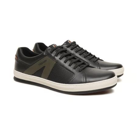 Sapatenis ad sale