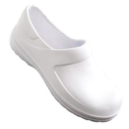 Sapato fechado crocs 2025