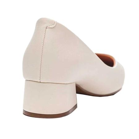 Scarpin Bico Redondo Salto Grosso Vizzano 1346.100 Pelica Imagem de Scarpin Bico Redondo Salto Grosso Vizzano 1346.100 Pelica
