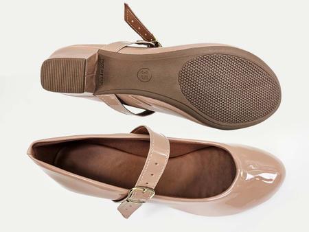 Scarpin Boneca Bege Nude Linha Conforto Boneca - Attos Calçados Imagem de Scarpin Boneca Bege Nude Linha Conforto Boneca