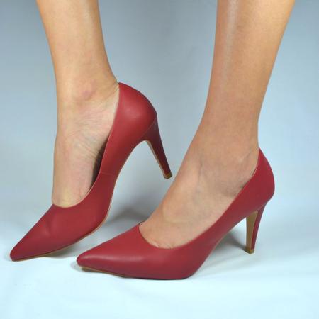 Scarpin couro vermelho 2025