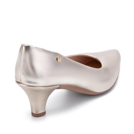 Scarpin Feminino Salto Baixo Verniz Bico Fino Elegante Moda - Domidona Imagem de Scarpin Feminino Salto Baixo Verniz Bico Fino Elegante Moda