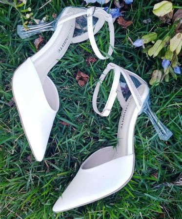 Scarpin branco hotsell via marte