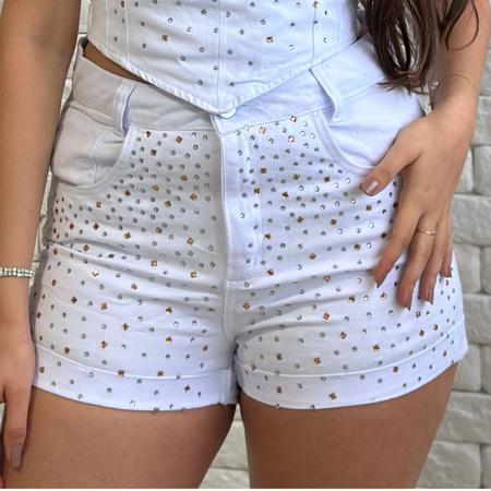 Short Branco Com Pedraria Espalhada Cintura Alta Ver o