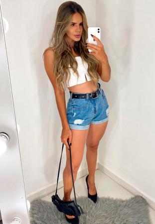 Short Jeans Feminino Curto Claro Cinto Preto Cintura Alta