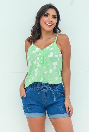 short jeans dobrado na cintura