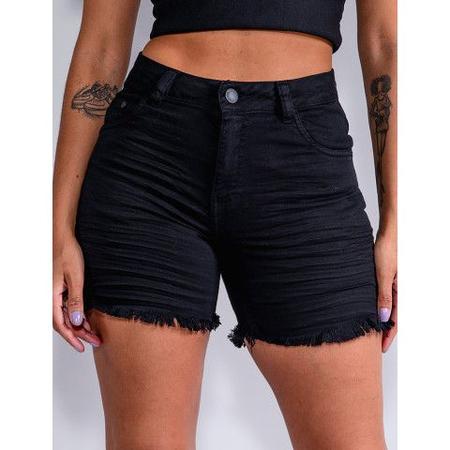 Shorts Revanche Jeans Feminino Preto Barra Desfiada Meia Coxa Cos