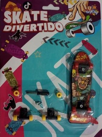 Kit Skate De Dedo 4 Peças Radical Material Reforçado Resistente Menino -  DBRINQ - Skate de Dedo - Magazine Luiza