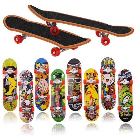 Kit Skate De Dedo 4 Peças Radical Material Reforçado Resistente Menino -  dtoys - Skate de Dedo - Magazine Luiza