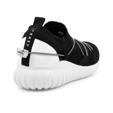 Sneaker Lança Perfume Atacador Redondo Imagem de Sneaker Lança Perfume Atacador Redondo