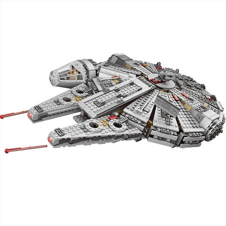 Imagem de Star Wars Ultimate Millennium Falcon 1381 peças