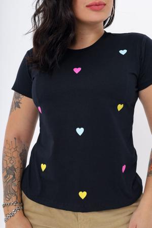T-shirt Vários Coraçãozinhos Coloridos - Use Criativa - Camiseta Feminina -  Magazine Luiza