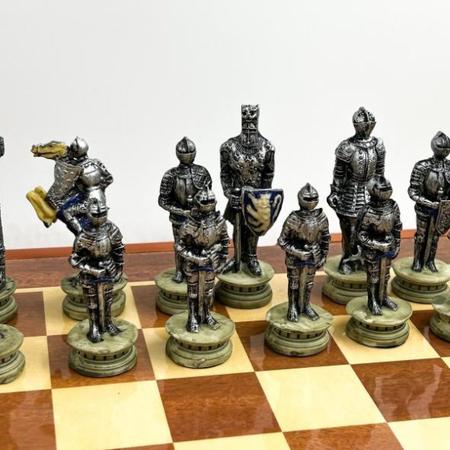 Jogo De Xadrez Medieval Tabuleiro Em Resina Coleção Tematica