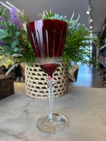 Imagem de Taca para vinho tinto Elizabeth lapidada em cristal ecologico 250ml A22cm cor vermelha