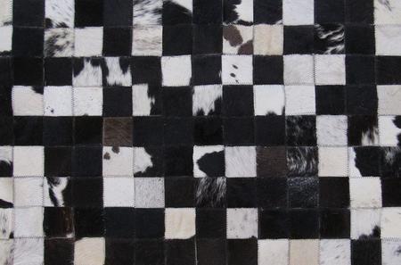 Imagem de Tapete de couro de boi. 1,50 x 2,00 m. Preto e branco. T90