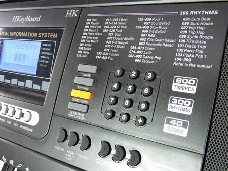 Imagem de Teclado Musical Arranjador 61 Teclas HK 812-Profissional Sensitive-USB-Visor Lcd+Fonte Bivolt