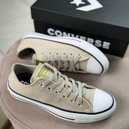 Tênis All Star Converse Chuck Taylor Bege Authentic Glam Imagem de Tênis All Star Converse Chuck Taylor Bege Authentic Glam