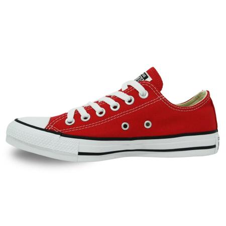 Tênis All Star Converse Chuck Taylor Vermelho Clássico Imagem de Tênis All Star Converse Chuck Taylor Vermelho Clássico