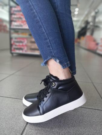 T nis botinha Beira Rio 4280.124 napa preto T nis Feminino