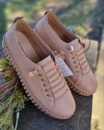 Tenis casual feminino de couro sales