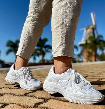 Tenis branco cheap para caminhada