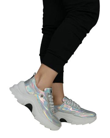 Tênis Chunky Sneaker Holográfico Prata Feminino - Legut Imagem de Tênis Chunky Sneaker Holográfico Prata Feminino - Legut