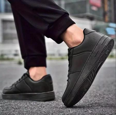 Tenis preto best sale escolar