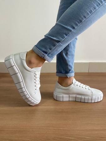 Tenis feminino casual sola best sale alta