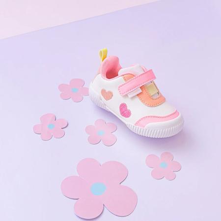 Tênis Infantil Menina Pampili Yuyu Coração Glitter Imagem de Tênis Infantil Menina Pampili Yuyu Coração Glitter