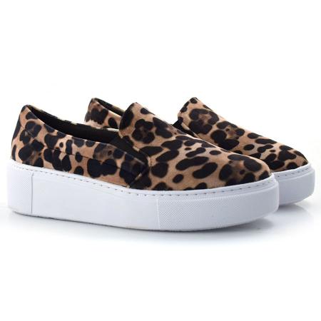 Slip on cheap onça flatform