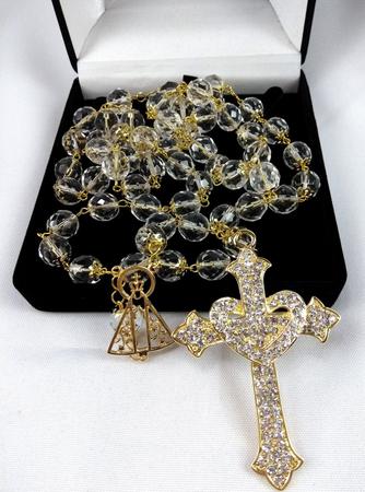 Imagem de Terço Noiva Dourado Cristal Transparente Tcheco Cruz Coração