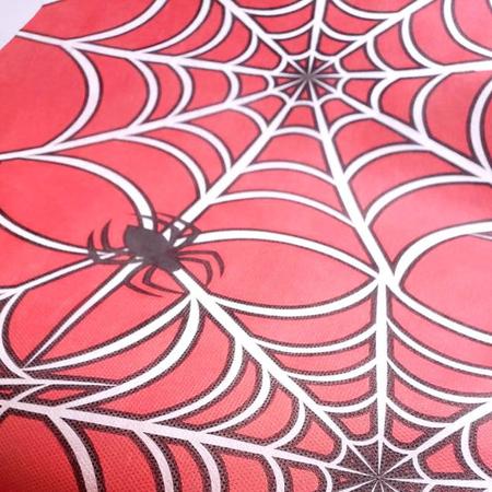 Imagem de TOALHA TNT ESTAMPADA  VERMELHO TEIA ARANHA 2,18 X 1,38 m