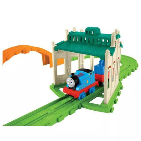 Kit de brinquedos de trem (Fisher Price Maria Fumaça + Thomas e seus  amigos) - Desapegos de Roupas quase novas ou nunca usadas para bebês,  crianças e mamães. 1223923