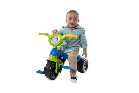 Triciclo Totoka Velotrol Infantil Motoca Tico-Tico Com Pedal - Velotrol e  Triciclo a Pedal - Magazine Luiza