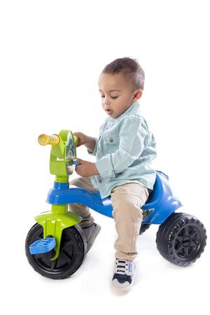 Triciclo Totoka Velotrol Infantil Motoca Tico-Tico Com Pedal - Velotrol e  Triciclo a Pedal - Magazine Luiza