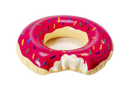 Imagem de Uma Boia Donut Rosa Mordida Infantil Para Calor e Verão 2022