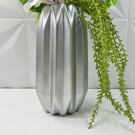 Imagem de Vaso centro de mesa cerâmico prata trabalhado com Orquídea