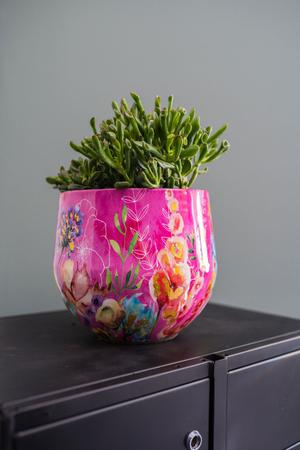 Imagem de VASO DECORATIVO EM METAL LAMMIE FIESTA FUCHSIA 25cm