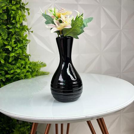 Imagem de Vaso garrafa preto moderno de cerâmica com arranjo floral