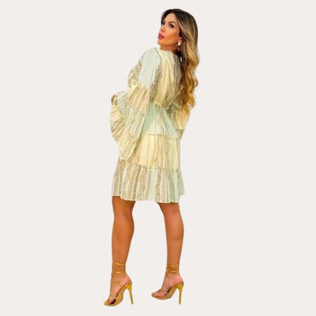 Vestido Curto Boho Chic De Crepe Com Manga Flare - Bella Modas Imagem de Vestido Curto Boho Chic De Crepe Com Manga Flare