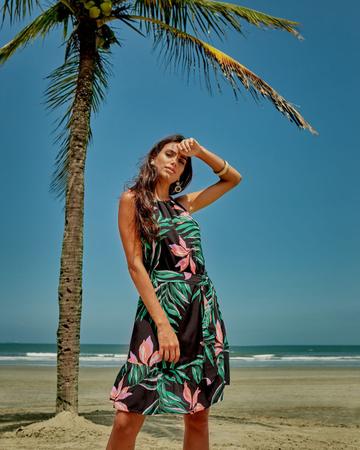 Vestido curto de amarrar nas costas 2025