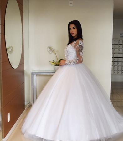 Vestido De Noiva ou 15 anos com saia princesa sem cauda Decote e