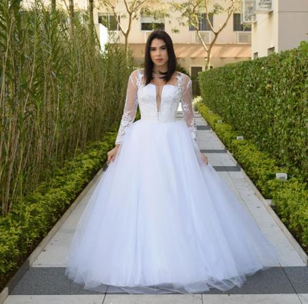 Vestido De Noiva Em Tule Cauda Estilo Princesa 4 Metros Novo - R$ 2.000,00   Vestido de noiva modesto, Estilos de vestido de noiva, Vestidos de noiva  glamurosos