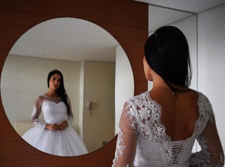 Vestido De Noiva ou 15 anos com saia princesa sem cauda Decote e