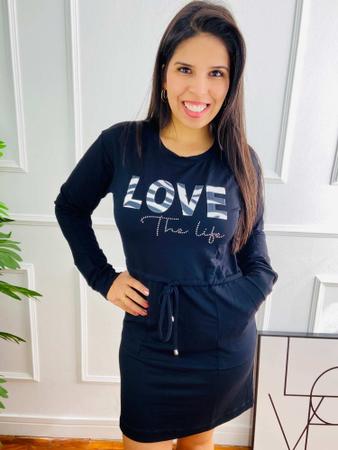 Vestido preto hot sale escrito love