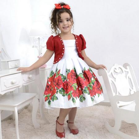 Vestido infantil com listras brancas e flores vermelhas