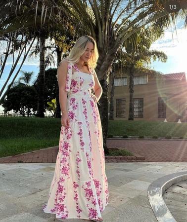Fotos de hotsell vestidos floridos longos