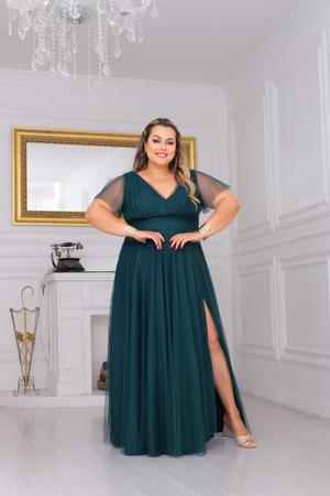 Roupa plus hotsell size casamento